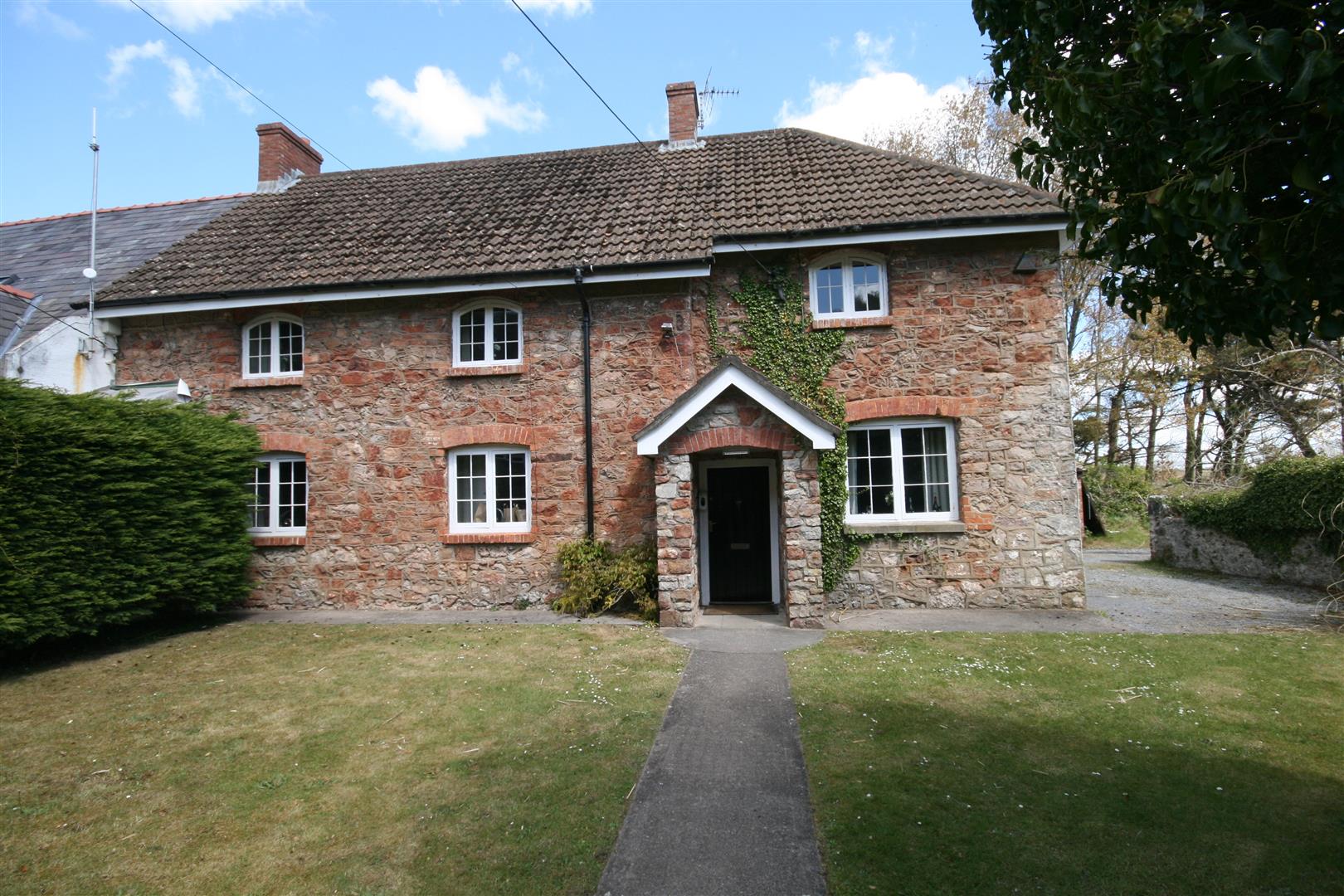 YE OLDE SCHOOL HOUSE